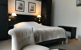 Logis Hôtel Les Airelles Neufchâtel En Bray